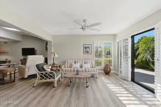 Photo #6: 6973259 Listing