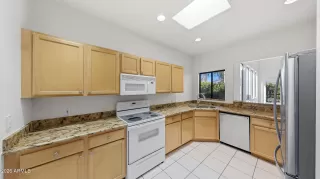 Photo #4: 6973830 Listing