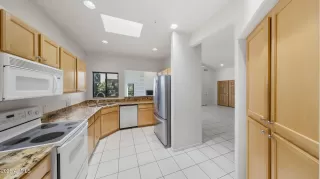 Photo #5: 6973830 Listing