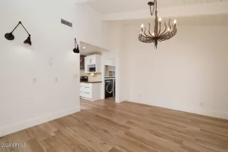 Photo #4: 6973909 Listing