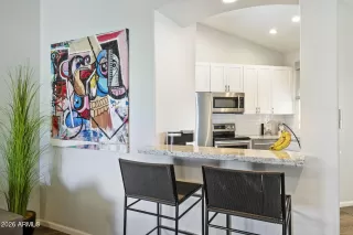 Photo #5: 6973931 Listing 