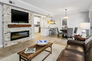 Photo #2: 6974052 Listing