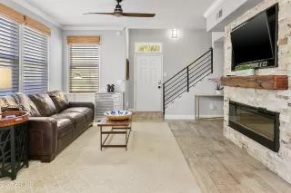 Photo #4: 6974052 Listing