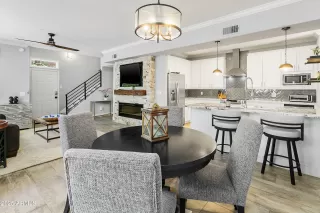 Photo #5: 6974052 Listing