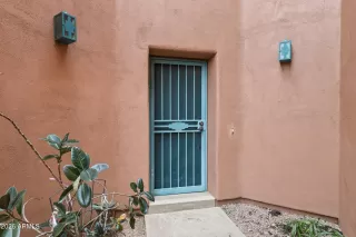 Photo #4: 6974157 Listing