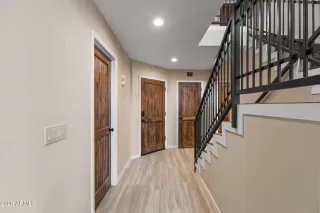 Photo #6: 6974157 Listing