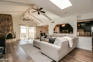 Photo #6: 6974161 Listing