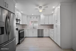 Photo #3: 6974272 Listing