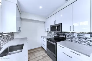 Photo #6: 6974288 Listing 