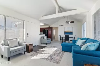 Photo #2: 6974305 Listing 