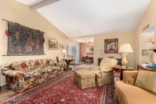 Photo #6: 6974527 Listing