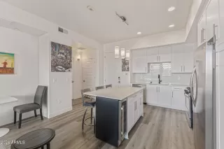 Photo #6: 6974597 Listing