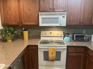 Photo #3: 6974981 Listing