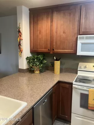 Photo #4: 6974981 Listing