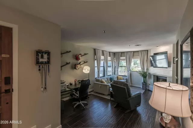 MLS: 6975886 Condo For Sale