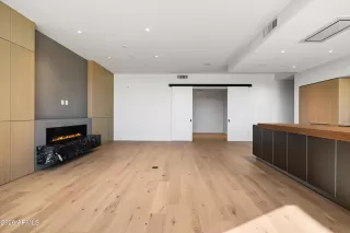 Photo #6: 6975894 Listing