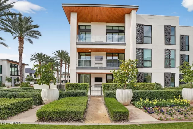 MLS: 6975938 Condo For Sale