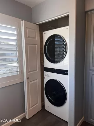 Photo #4: 6975999 Listing