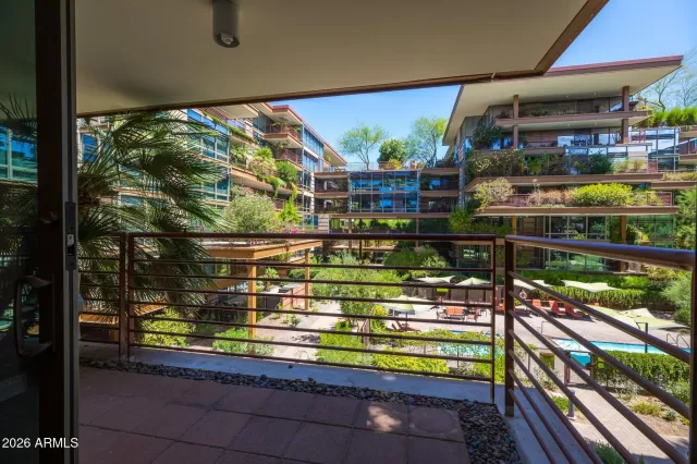 MLS: 6976042 Condo For Sale