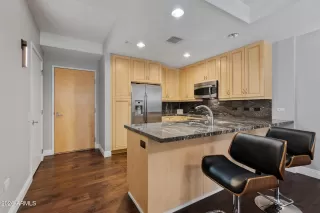 Photo #1: 6976042 Listing 