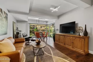 Photo #5: 6976042 Listing 