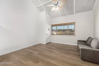 Photo #5: 6976171 Listing