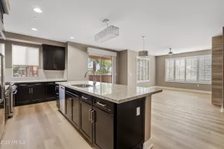 Photo #3: 6976298 Listing