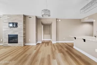 Photo #6: 6976298 Listing