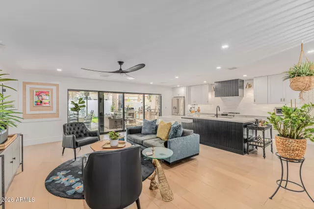 MLS: 6976309 Condo For Sale