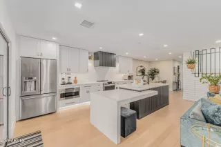 Photo #3: 6976309 Listing 