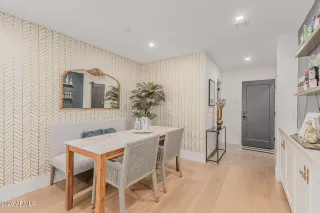 Photo #5: 6976309 Listing 