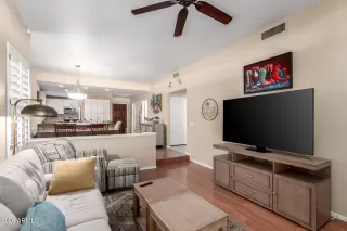 Photo #5: 6976459 Listing