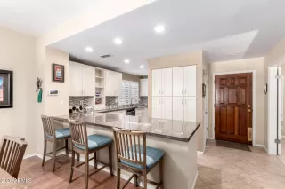 Photo #6: 6976459 Listing