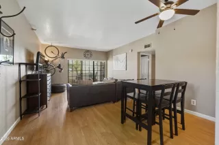 Photo #5: 6976509 Listing