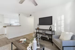 Photo #5: 6976542 Listing