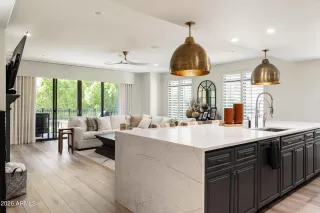 Photo #1: 6976676 Listing 