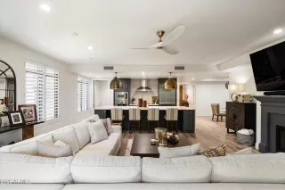 Photo #2: 6976676 Listing 