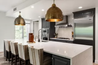 Photo #5: 6976676 Listing 