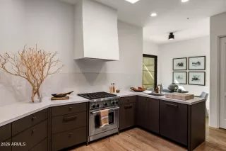 Photo #5: 6976700 Listing 