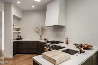 Photo #6: 6976700 Listing 