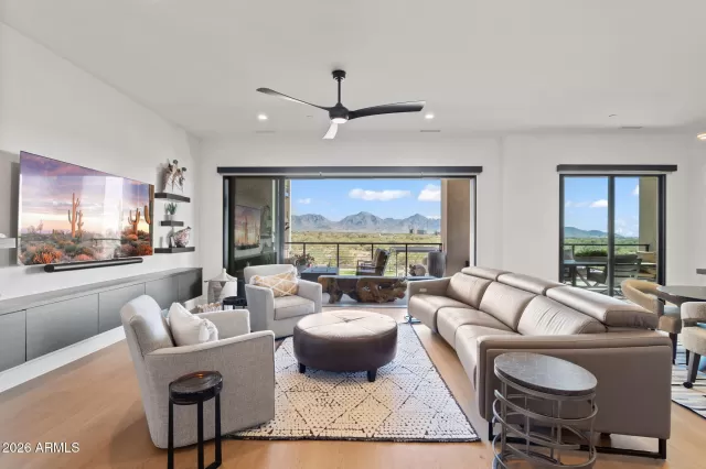 MLS: 6976822 Condo For Sale