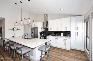 Photo #6: 6976897 Listing 