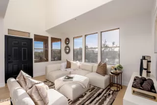 Photo #2: 6977113 Listing 