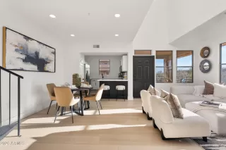 Photo #5: 6977113 Listing 