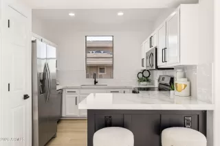 Photo #6: 6977113 Listing 