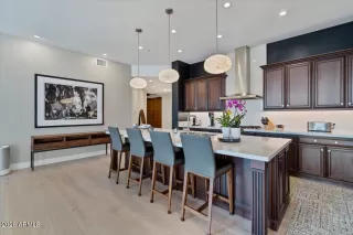 Photo #1: 6977158 Listing 