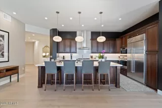 Photo #2: 6977158 Listing 