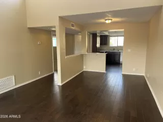 Photo #4: 6977174 Listing