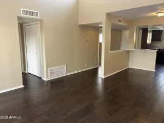 Photo #5: 6977174 Listing