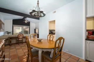 Photo #5: 6977177 Listing